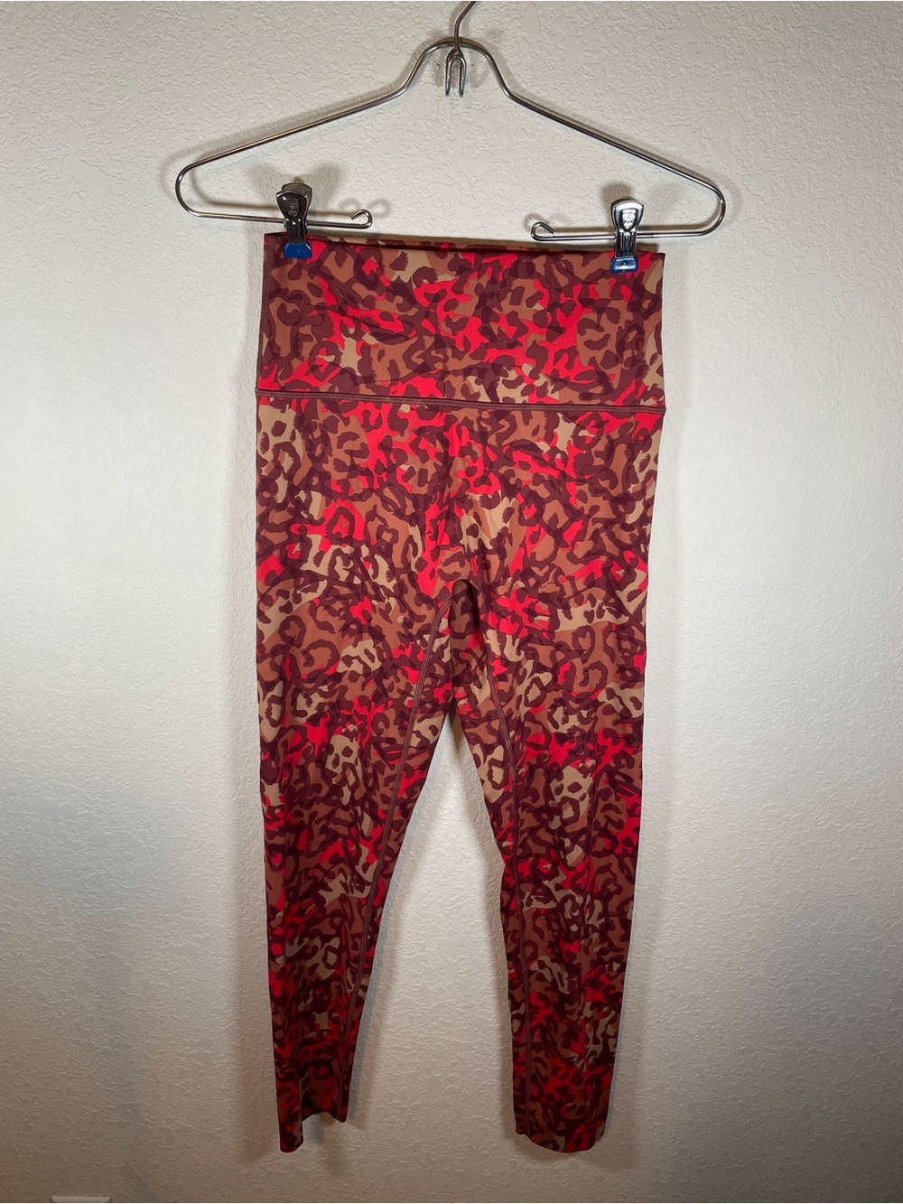 Offline by Aerie Goals 7/8 Hi-Rise Brown and Red Leopard Print Leggings